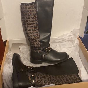 Michael Kors girls size 3 Emma Maude boot in black/tan